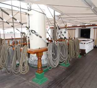 Viel Reeps ( Taue und Stricke)