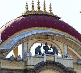 Palast-Detail bei Tag