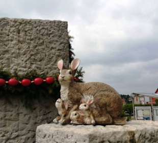 Osterbrunnen in Ottensoos