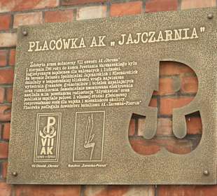 Tablica upamiętniająca Powstanie Warszawskie