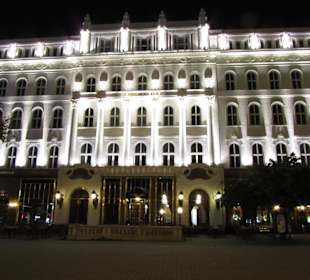 Cafe Gerbeaud bei Nacht