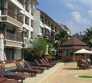 Poolanlage/Liegen Alpina Phuket Nalina
