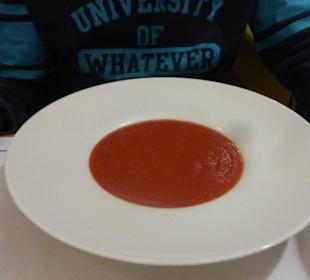 Gute Tomatensuppe im Oliva	