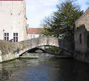 Bonifatiusbrücke vom Wasser aus