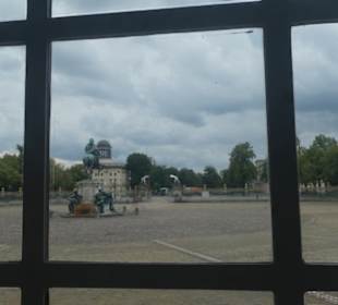 Schloss Charlottenburg: Blick in den Schlosshof