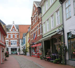 Frau-Clara-Straße
