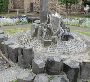 Sebastiansbrunnen vor der Kathedrale St. Sebastian