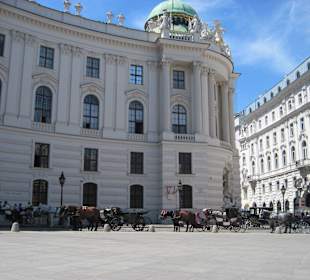 Hofburg mit Fiaker