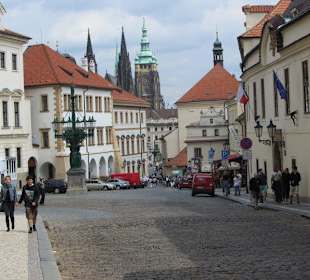 Weg vom Kloster zur Burg