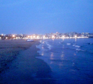 Öffentlicher Strand von Salou by Night!