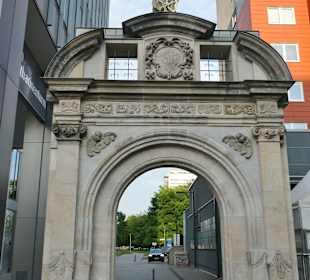 Das Katharinenportal beim Breiten Weg