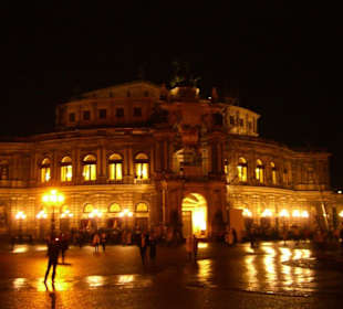 Außenansicht am Abend