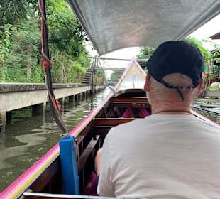 Auf zum Floating Market.