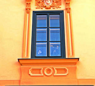 Apotheke beim Hauptplatz (Fassadenausschnitt)