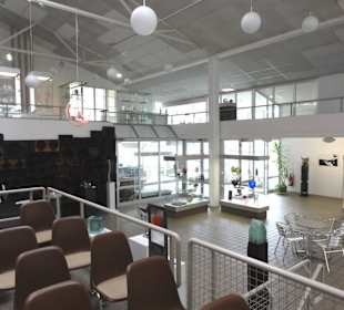 Rundgang durch die Ausstellung des Glasmuseums