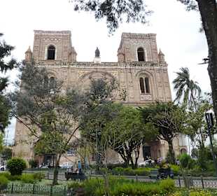 Vorderansicht der neuen Kathetrale