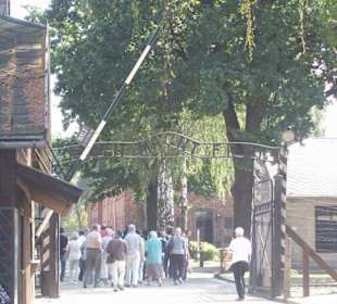 Haupteingang zum Lager