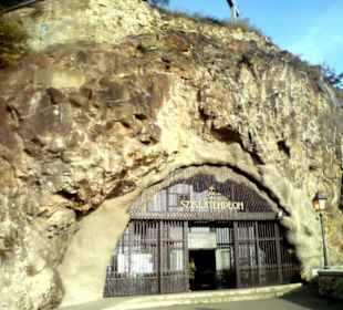 Der Zugang in den Fels.