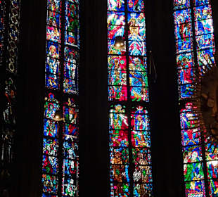 Die Fenster im Chor des Aachener Doms