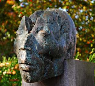 Skulptur von Elna Brüx