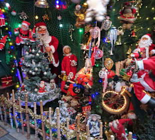 Rundgang durch die Weihnachtsscheune Hellingen