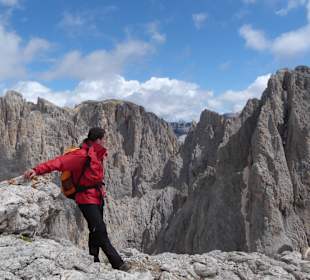 Blick vom Gipfel des Plattkofel auf Langkofel