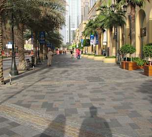 The walk in der Dubai Marina