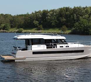 Northman 1200 Electric luxury grey hull