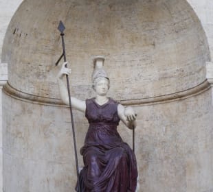 Der Brunnen der Minerva am Senatorenpalast