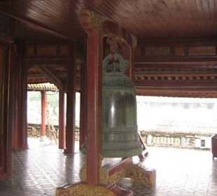 Eine Glocke in der Halle der Höchsten Harmonie.