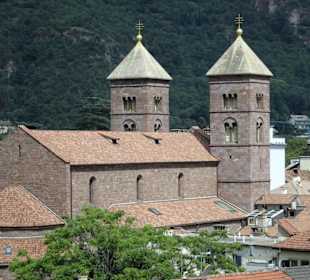 Blick aus der Ferne auf die Herz-Jesu-Kirche