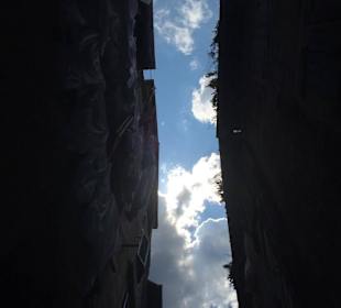 В старом городе узкие улочки