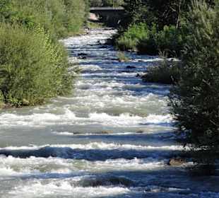 Die Talfer an der Wassermauer-Promenade