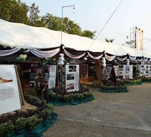 Ausstellung zu Ehren des verstorbenen Königs