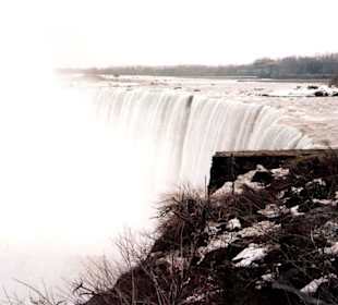 Vor den Wasserfällen