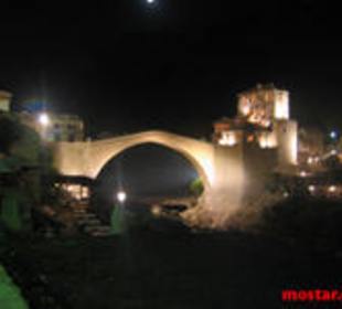Mostar bei Nacht