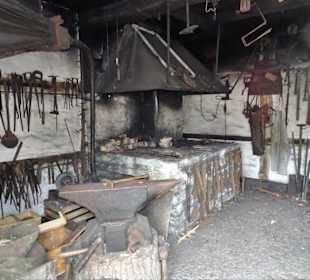 In der Schmiede des Mühlenhof Freilichtmuseums