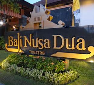 Willkommen im Theater