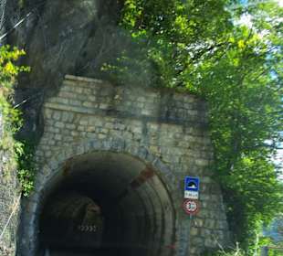 Tunneleinfahrten davon gibt es viele
