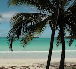 Neu-Kaledonien ein Schiff-eine Insel-ein Traum