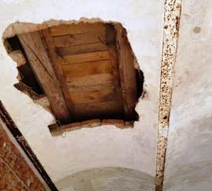 Der Dachbau offen gelegt