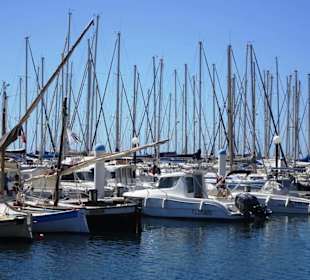 Rundgang durch den Yachthafen von Bandol