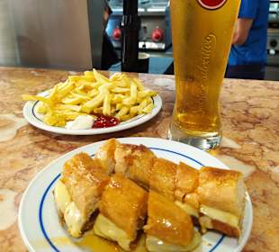 Bier mit Pommes und Cachorrinho