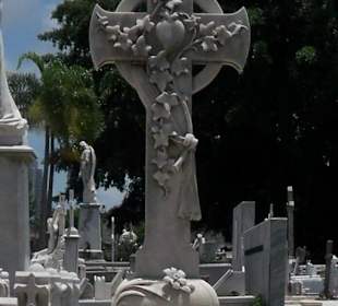 Wunderschönes Marmorkreuz