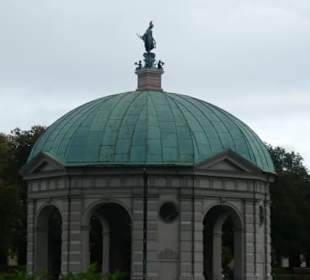 Unterwegs im Hofgarten von München