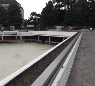 Eis- und Rollschubahn