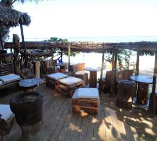 Lounge-Atmosphäre am Strand l´Ermitage