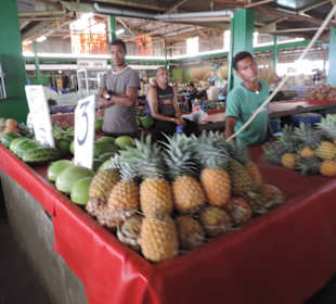 Auf dem Markt von Suva