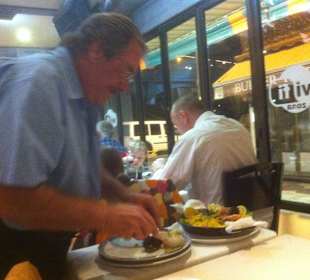 Super Oberkellner bei der Arbeit