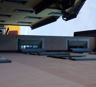 Seitengasse mit Balkon